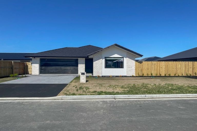 Photo of property in 16 Wexford Crescent, Halswell, Christchurch, 8025