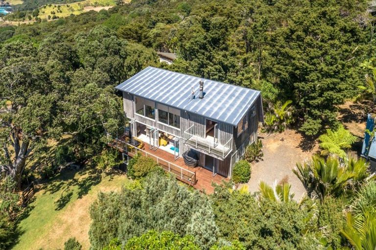 Photo of property in 102 Waihirere Drive, Tuateawa, Coromandel, 3583