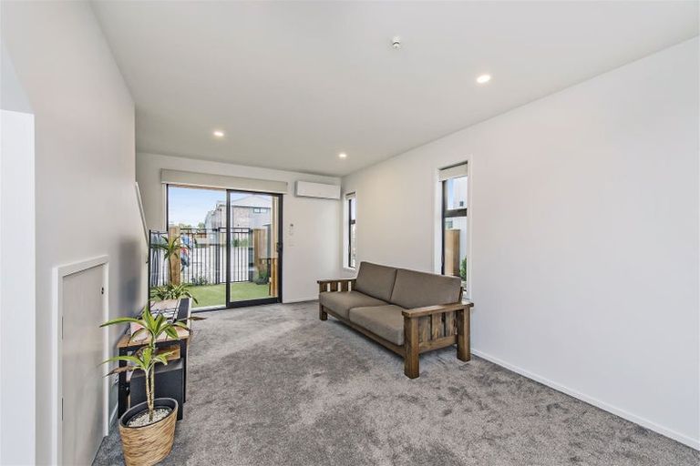 Photo of property in 2/241 Lincoln Road, Addington, Christchurch, 8024