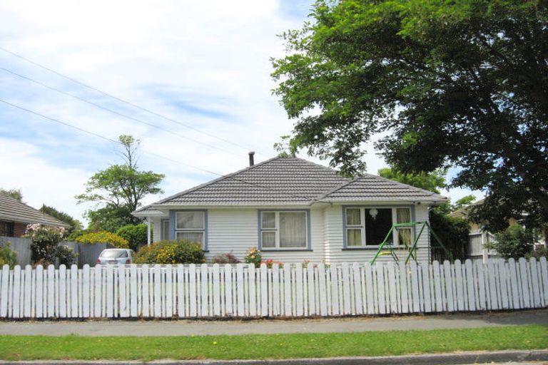 Photo of property in 18 Pembroke Street, Avondale, Christchurch, 8061