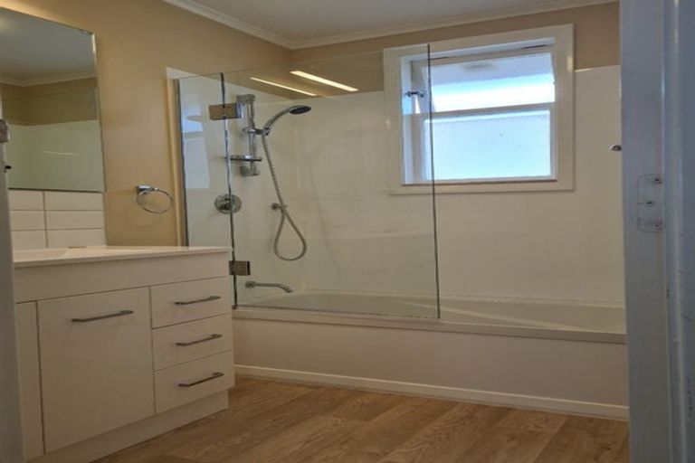 Photo of property in 15 Charles Street, Clouston Park, Upper Hutt, 5018