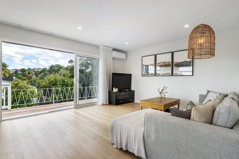 Photo of property in 3 Council Terrace, Northcote Point, Auckland, 0627