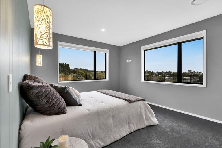 Photo of property in 8 Ponga Place, Highlands Park, New Plymouth, 4312