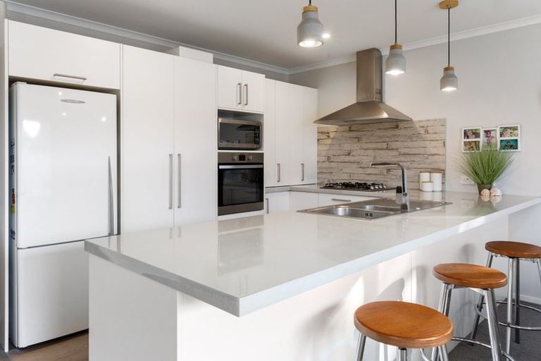 Photo of property in 15 Ian Place, Waihi Beach, 3611