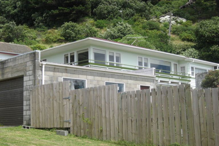 Photo of property in 8 Pinnacle Street, Seatoun, Wellington, 6022