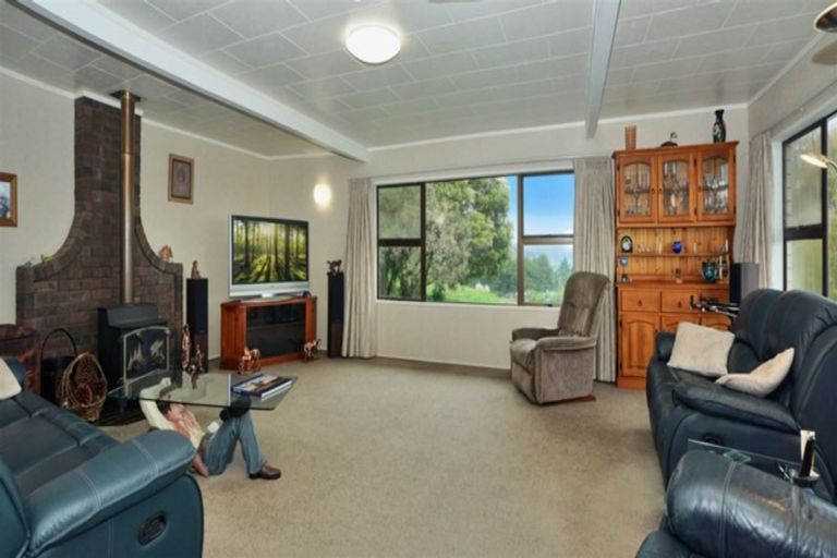 Photo of property in 1568a Old Coach Road, Pukehina, 3186
