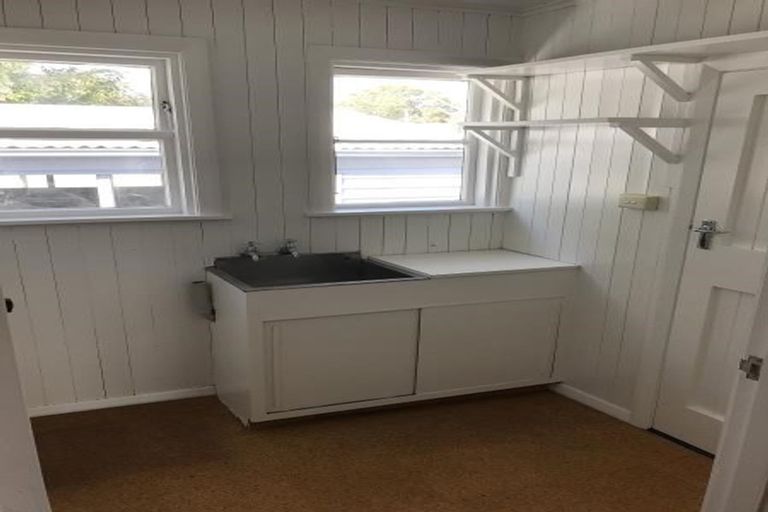 Photo of property in 31 Blighs Road, Strowan, Christchurch, 8052