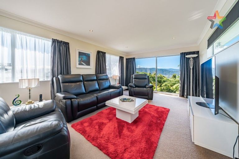Photo of property in 18 Panorama Grove, Harbour View, Lower Hutt, 5010