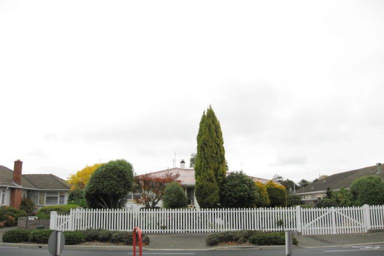 Photo of property in 14 Curletts Road, Sockburn, Christchurch, 8042