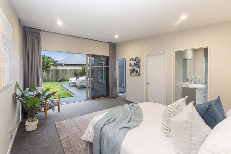 Photo of property in 2 Sycamore Close, Rangiora, 7400