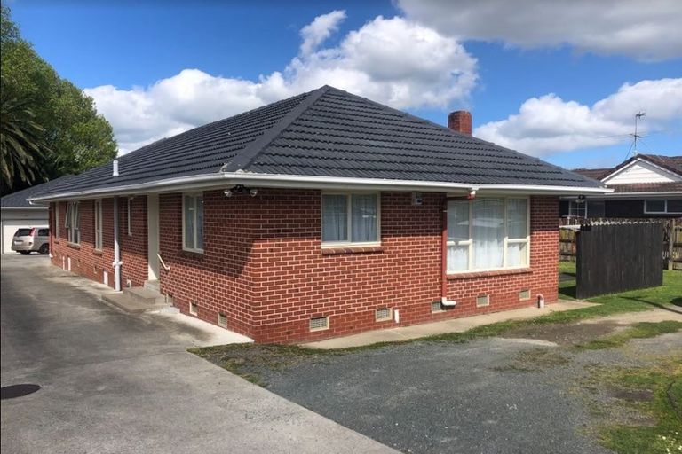 Photo of property in 37 Great South Road, Papakura, 2110