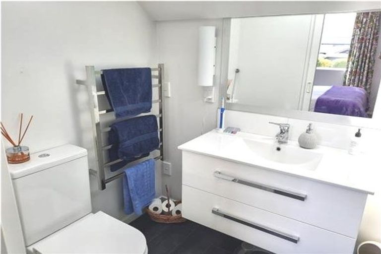 Photo of property in 38 Normans Road, Strowan, Christchurch, 8052