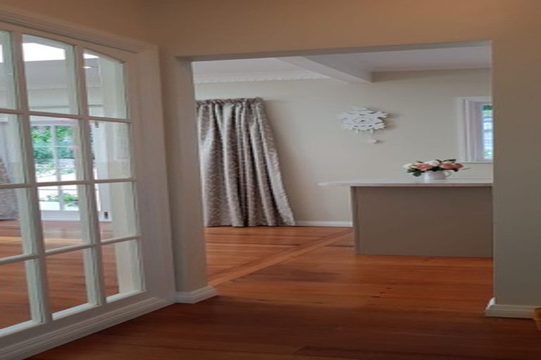 Photo of property in 39 Randwick Road, Northland, Wellington, 6012