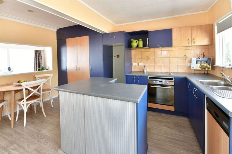 Photo of property in 25 Brightside Road, Stanmore Bay, Whangaparaoa, 0932