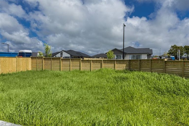 Photo of property in 6 Kauri Grove Drive, Kumeu, 0810
