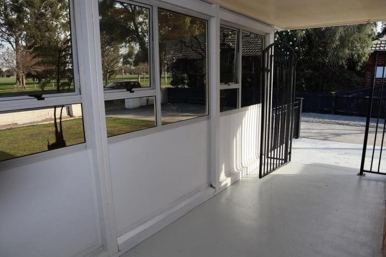 Photo of property in 338 Memorial Avenue, Burnside, Christchurch, 8053