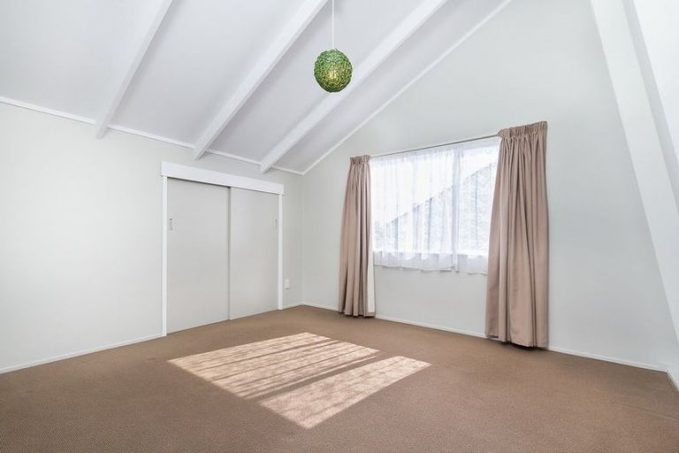 Photo of property in 2/10 Kiekie Road, Mangere Bridge, Auckland, 2022