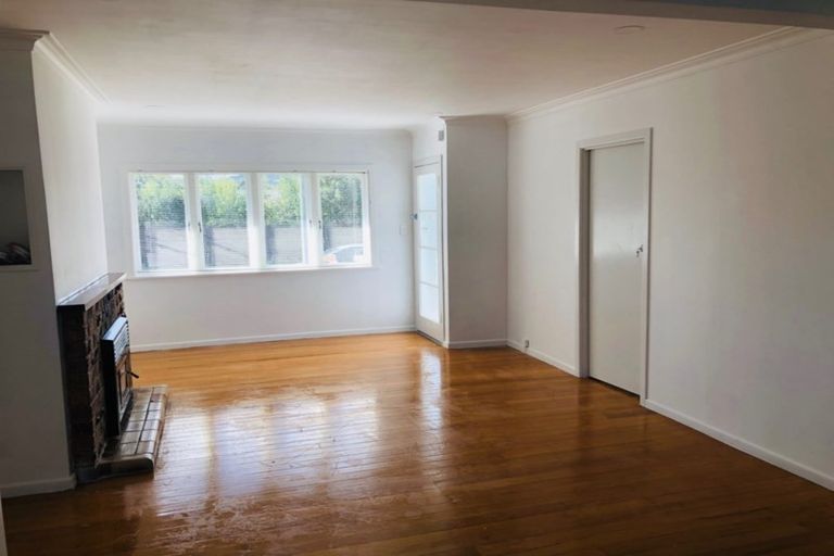 Photo of property in 27 Cameron Street, Papakura, 2110