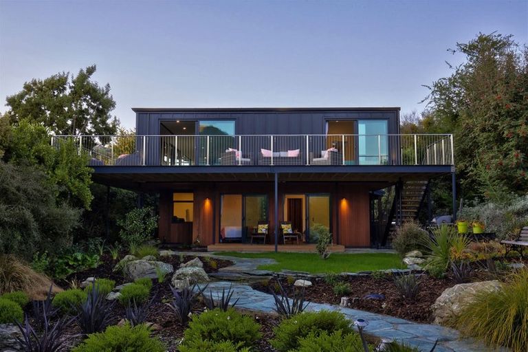 Photo of property in 34 Cedar Drive, Kelvin Heights, Queenstown, 9300