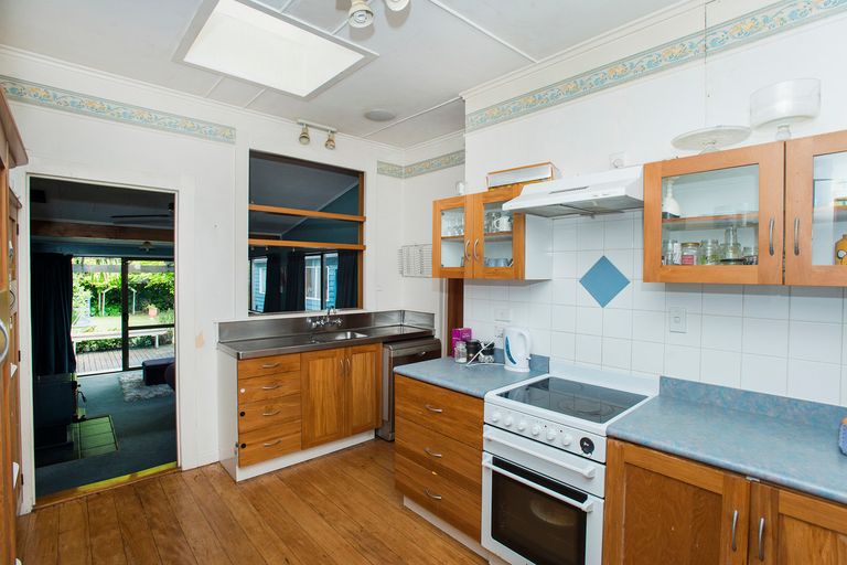 Photo of property in 210 Kahutia Street, Gisborne, 4010