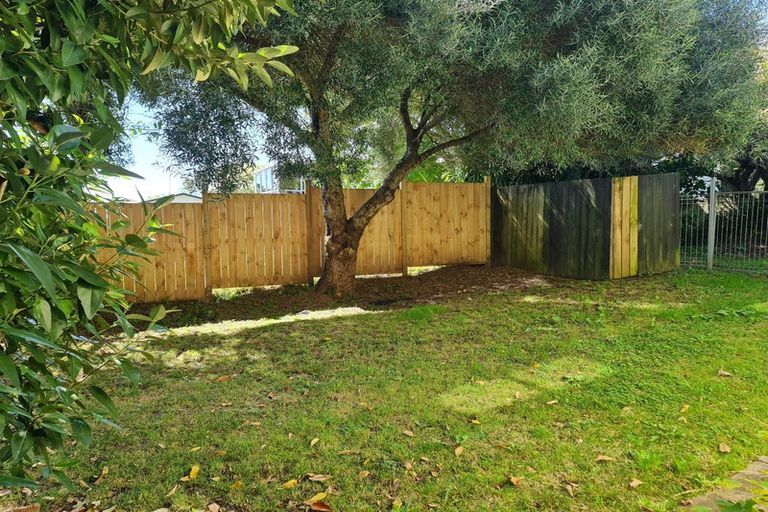 Photo of property in 26 Ambury Road, Mangere Bridge, Auckland, 2022