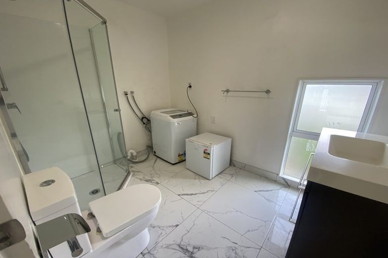 Photo of property in 42a Dale Crescent, Pakuranga, Auckland, 2010