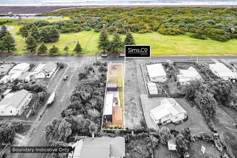 Photo of property in 43 Seafront Road, Castlecliff, Whanganui, 4501