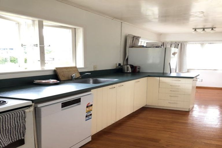 Photo of property in 36 Trinidad Road, Sunnynook, Auckland, 0620