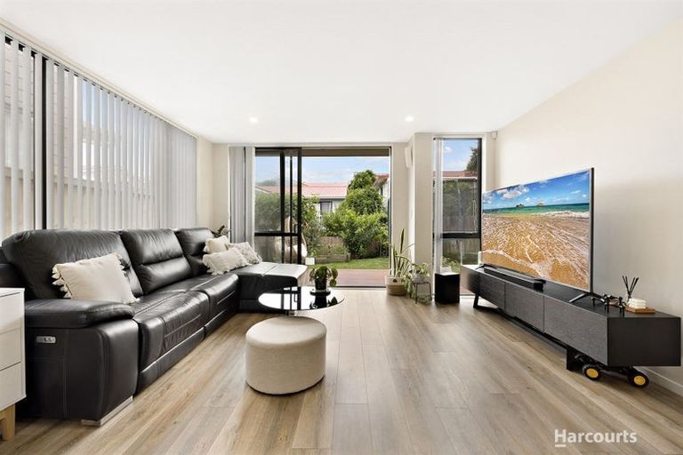 Photo of property in 68 Seafarer Crescent, Stanmore Bay, Whangaparaoa, 0932