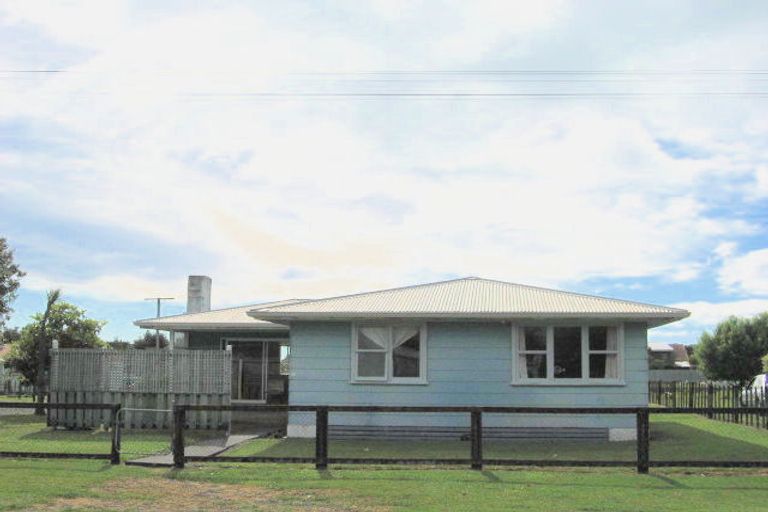 Photo of property in 26 Parkinson Street, Tolaga Bay, 4077