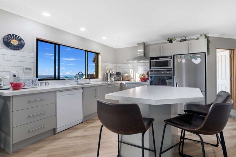 Photo of property in 111 Pacific View Drive, Whangamata, 3620