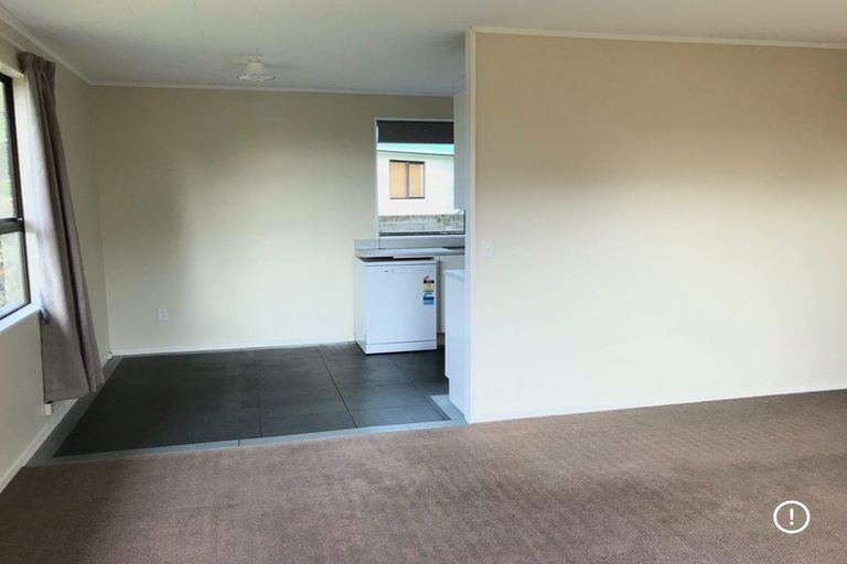 Photo of property in 18 Adrian Grove, Waikanae Beach, Waikanae, 5036