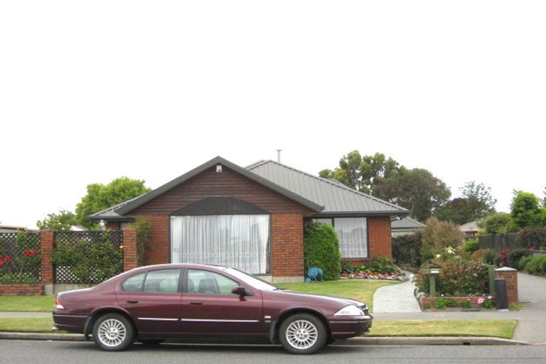 Photo of property in 24 Anglesea Avenue, Parklands, Christchurch, 8083