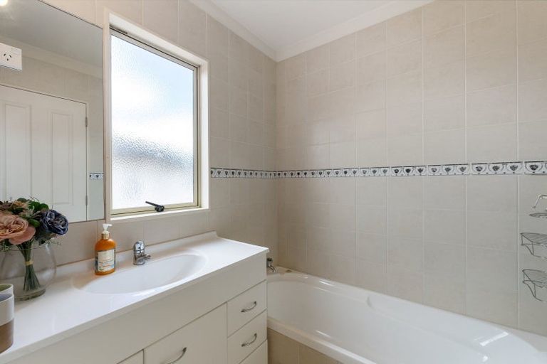 Photo of property in 24a Dickson Road, Papamoa Beach, Papamoa, 3118