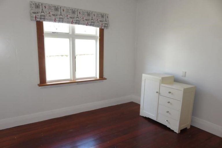 Photo of property in 9 Trafalgar Street, Johnsonville, Wellington, 6037