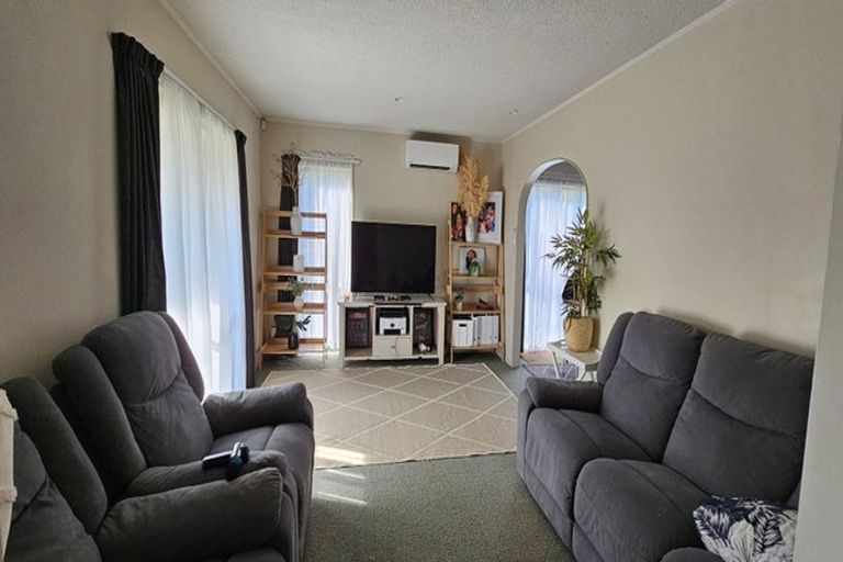 Photo of property in 12 Ransom Smyth Drive, Goodwood Heights, Auckland, 2105
