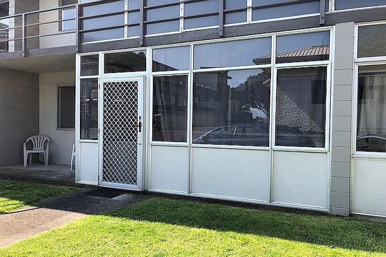 Photo of property in 2/37 Mclean Street, Tauranga, 3110