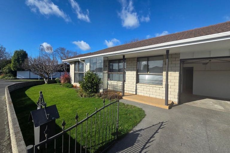 Photo of property in 2/16 Veitches Road, Casebrook, Christchurch, 8051