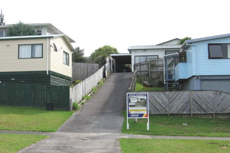 Photo of property in 28 Elizabeth Drive, West Harbour, Auckland, 0618
