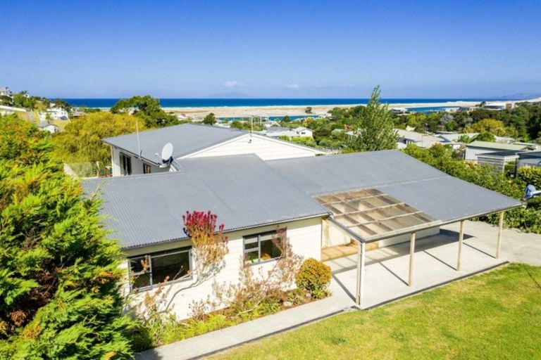 Photo of property in 22 Cullen Street, Mangawhai Heads, Mangawhai, 0505