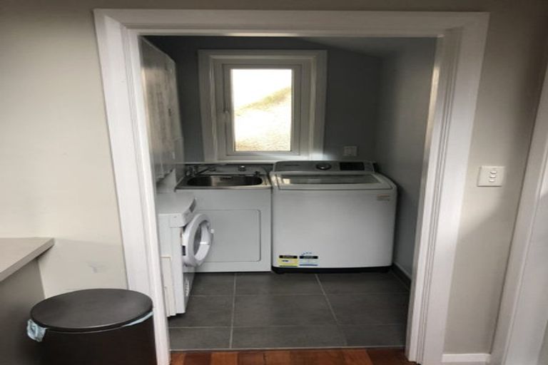 Photo of property in 112 Eden Street, Island Bay, Wellington, 6023