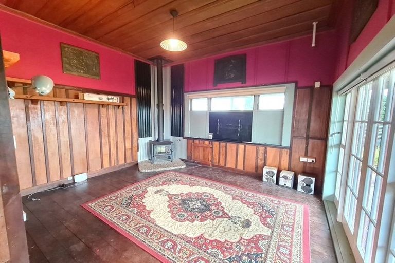 Photo of property in 920 Richmond Road, Lepperton, New Plymouth, 4373