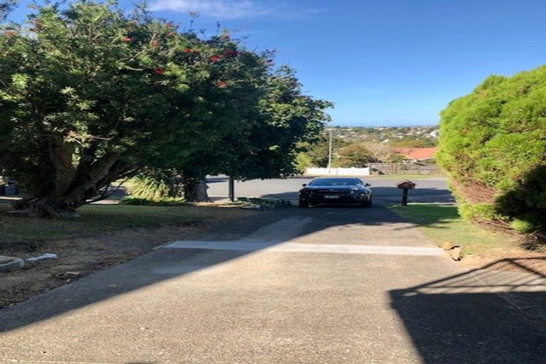 Photo of property in 20 Ensign Place, Hillcrest, Auckland, 0627