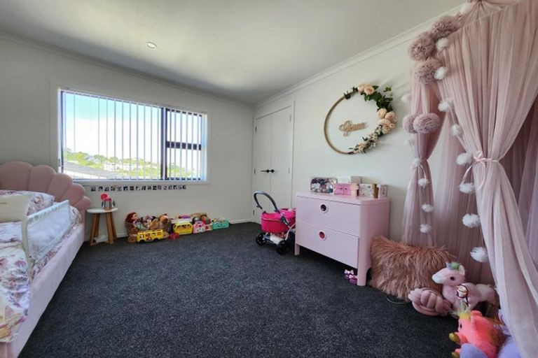 Photo of property in 7 Old Coach Road, Johnsonville, Wellington, 6037