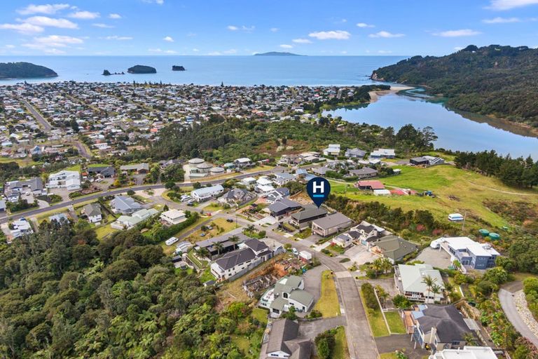 Photo of property in 111 Pacific View Drive, Whangamata, 3620