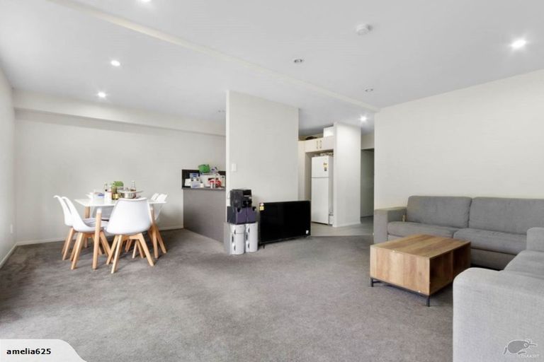 Photo of property in 7/45a Swanson Road, Henderson, Auckland, 0610