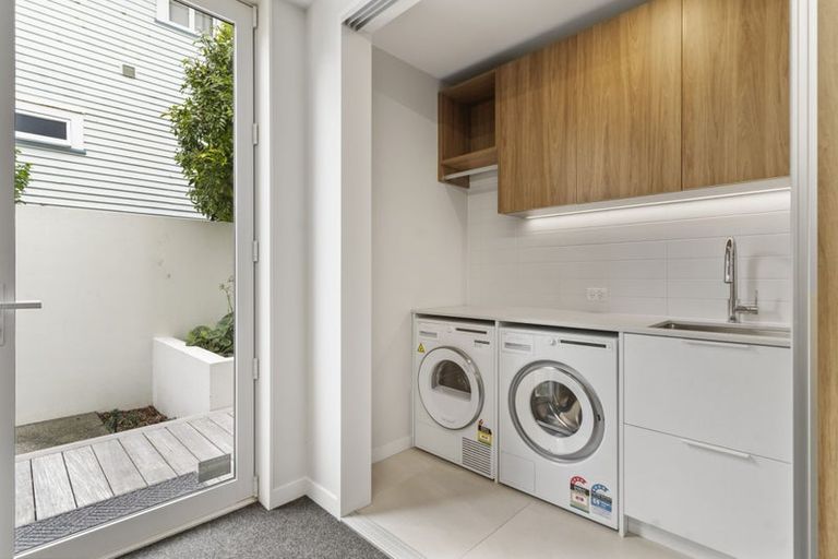 Photo of property in 20 Cameron Street, Takapuna, Auckland, 0622