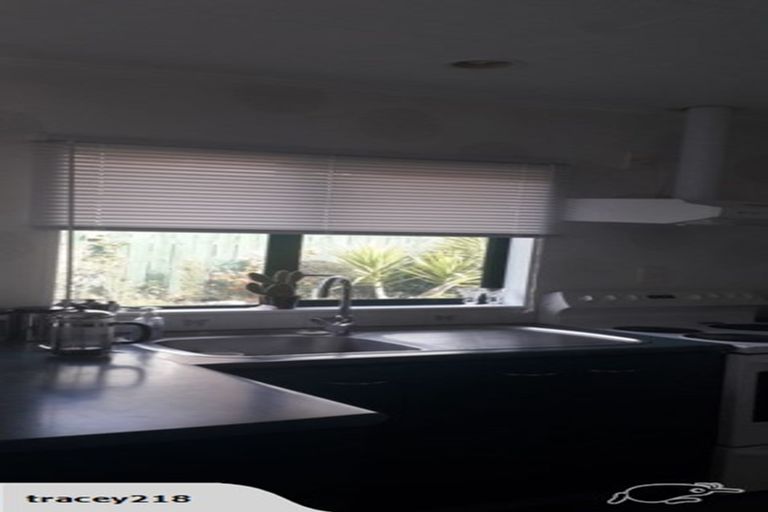 Photo of property in 2 Monarch Grove, Maoribank, Upper Hutt, 5018