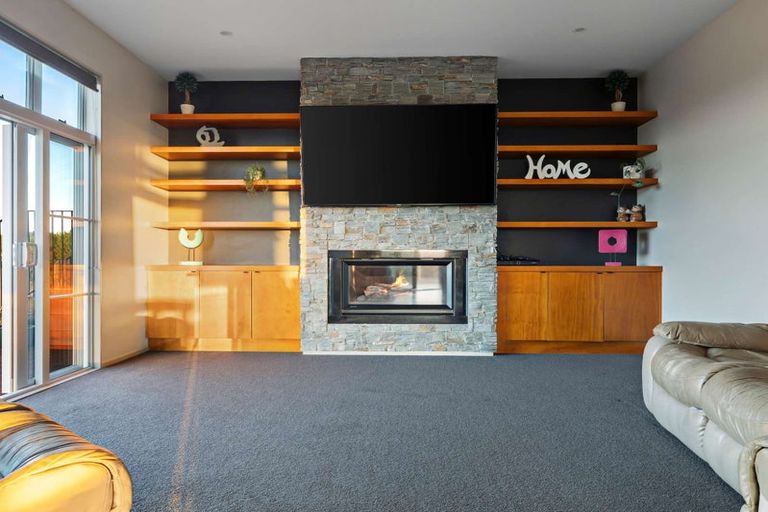 Photo of property in 25 Medhurst Road, Bombay, 2675