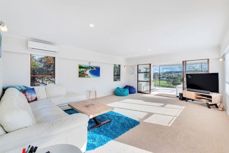 Photo of property in 10 Ardern Avenue, Stanmore Bay, Whangaparaoa, 0932